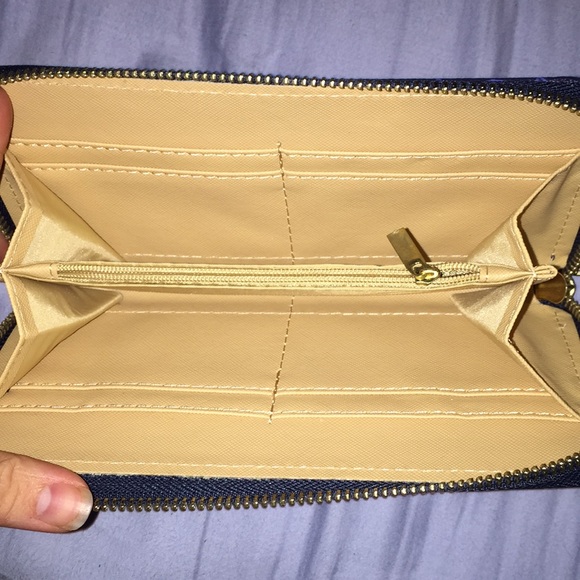 Wallet - Picture 2 of 4